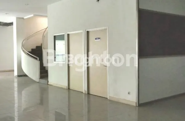 image DISEWAKAN GEDUNG STRATEGIS MAYJEND SUNGKONO  (5)