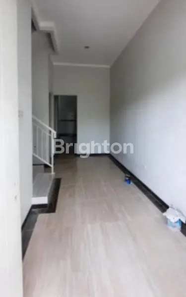 image RUMAH BARU HOOK 2 LANTAI NGINDEN INTAN DEKAT PUSAT KOTA (7)