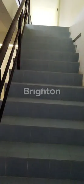 image 3 LANTAI FULL RENOVASI  (5)