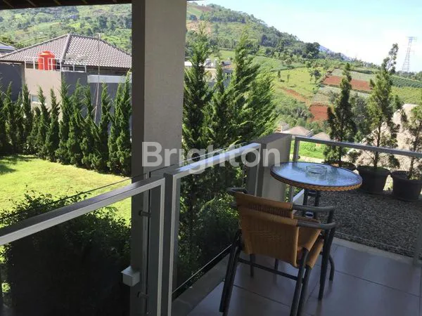 image RUMAH SUPER LUX DENGAN DESAIN YANG ARTISTIK HALAMAN SANGAT LUAS VIEW PEMANDANGAN DAN BUKIT (7)