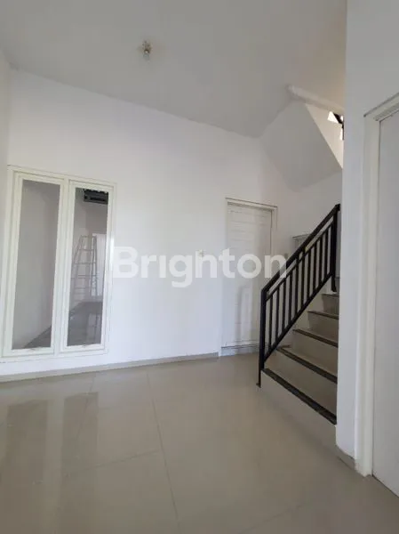 image RUMAH SIAP HUNI LETAK DEKAT FASUM DAERAH WONOREJO RUNGKUT (4)