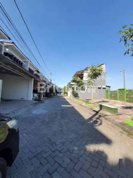 image RUMAH SIAP HUNI LETAK DEKAT FASUM DAERAH WONOREJO RUNGKUT (6)