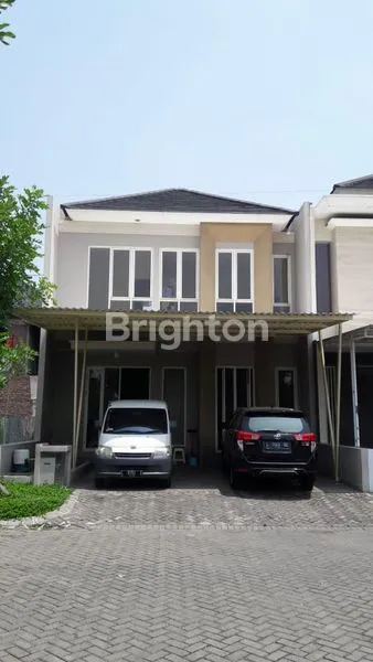 image RUMAH SIAP HUNI BUKAN BANGUNAN DEVELOPER 2 LT DI ROYAL RESIDENCE SURABAYA (1)