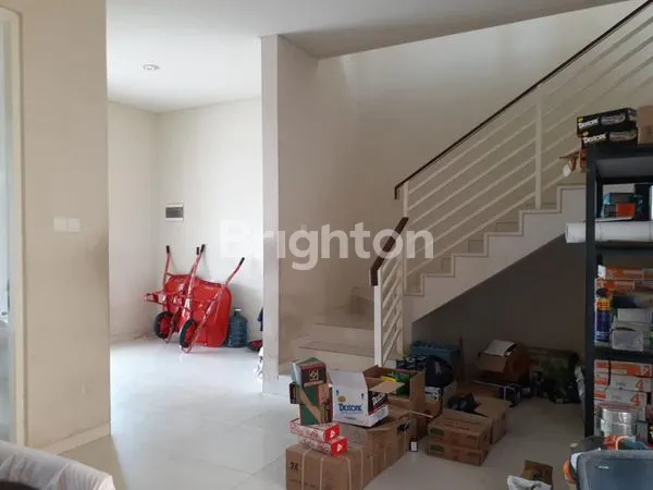 image RUMAH SIAP HUNI BUKAN BANGUNAN DEVELOPER 2 LT DI ROYAL RESIDENCE SURABAYA (6)