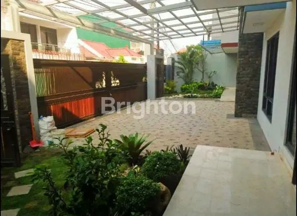 image RUMAH LUXURY BARU 2 LANTAI FULL FURNITURE DI AREA BOROBUDUR SUHAT KOTA MALANG (8)