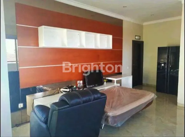 image RUMAH LUXURY BARU 2 LANTAI FULL FURNITURE DI AREA BOROBUDUR SUHAT KOTA MALANG (7)