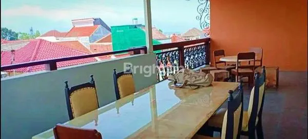 image RUMAH LUXURY BARU 2 LANTAI FULL FURNITURE DI AREA BOROBUDUR SUHAT KOTA MALANG (16)