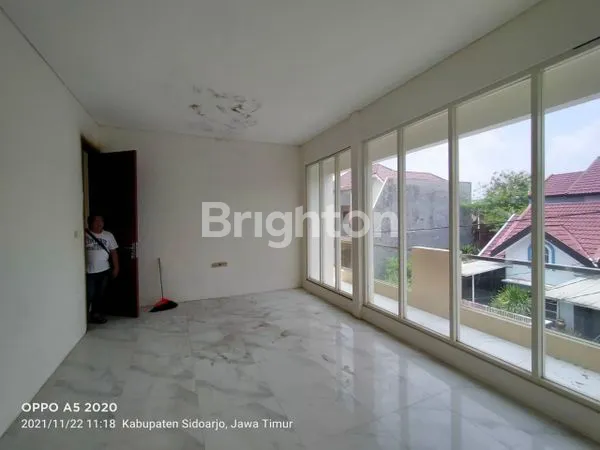image RUMAH BARU 2 LANTAI LOKASI STRATEGIS SIDOARJO (5)