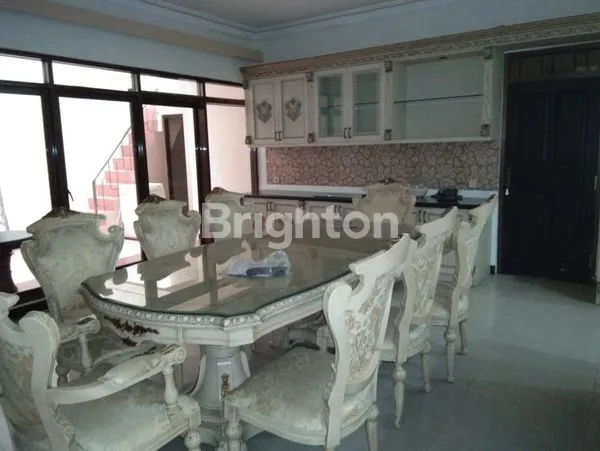 image RUMAH 2 LT DI DHARMAHUSADA INDAH TENGAH SURABAYA DEKAT MULYOREJO, MERR, KENJERAN (4)