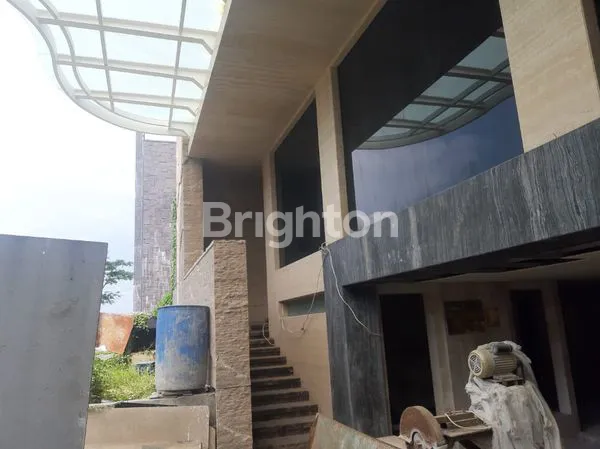 image RUMAH FULL MARMER MRH PAKUWON CITY (8)