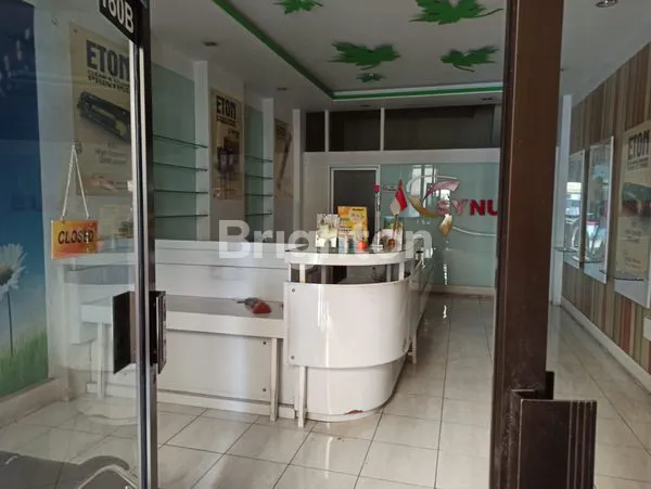 image RUKO DITENGAH KOTA ,DI DAERAH PERNIAGAAN , PUSAT KOTA .DI SEKITAR DI KELILING I HOTEL , .5 MNT KE STASIUN PONCOL ,  5 MNT KE PARAGON MALL DAN DP .MALL , 5 MNT KE LAWANG SEWU DAN TUGU MUDA , 10 MNT  KE RS .KARIADI . 15 MNT KE BANDARA A YANI .DAN PELABUHAN (3)