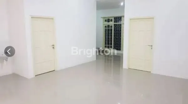 image RUMAH TERAWAT SIAP HUNI NIRWANA EKSEKUTIF ROW LEBAR (4)