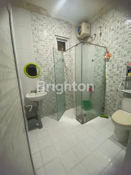 image RUMAH HOEK 2 LT DI DALAM CLUSTER TRIMEZIA GADING SERPONG TANGERANG (2)