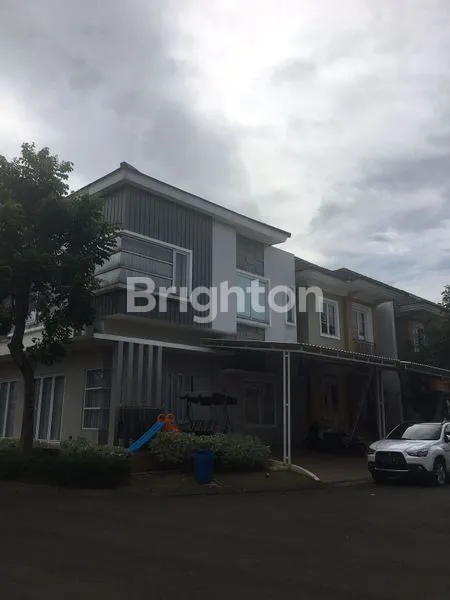 image RUMAH HOEK 2 LT DI DALAM CLUSTER TRIMEZIA GADING SERPONG TANGERANG (1)