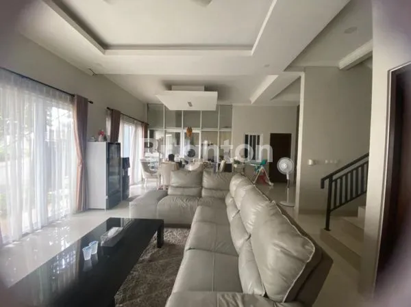 image RUMAH HOEK 2 LT DI DALAM CLUSTER TRIMEZIA GADING SERPONG TANGERANG (6)