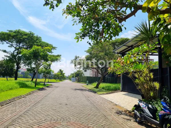 image TANAH KAVLING GRAHA FAMILY DEKAT LOOP, CLUBHOUSE, PUSAT BISNIS DAN KOMERSIAL (1)