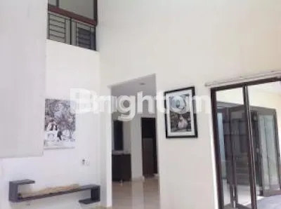 image RUMAH 2 LANTAI DI THE GREEN, CLUSTER MIRAGE, BSD, TANGERANG SELATAN (2)