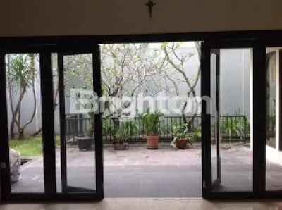 image RUMAH 2 LANTAI DI THE GREEN, CLUSTER MIRAGE, BSD, TANGERANG SELATAN (5)