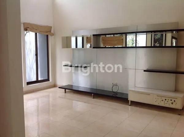 image RUMAH 2 LANTAI DI THE GREEN, CLUSTER MIRAGE, BSD, TANGERANG SELATAN (14)