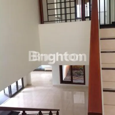 image RUMAH 2 LANTAI DI THE GREEN, CLUSTER MIRAGE, BSD, TANGERANG SELATAN (15)