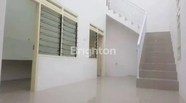 image RUMAH BERSIH TERAWAT NIRWANA EKSEKUTIF DEKAT MERR RUNGKUT (8)