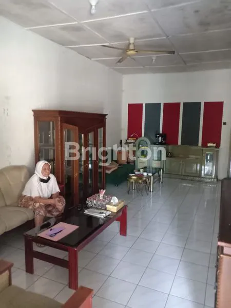 image RUMAH TINGGAL 2 LANTAI (1)