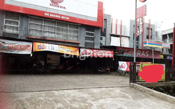 image RUKO GANDENG THREE IN ONE STRATEGIS LETAK PINGGIR JALAN (1)