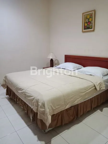 image RUMAH PENGINAPAN MEWAH DI RAYA KERTAJAYA INDAH, SURABAYA (2)