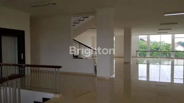 image COCOK UNTUK BANK, GEDUNG BAGUS TERAWAT DI RAYA JEMURSARI, SURABAYA (5)