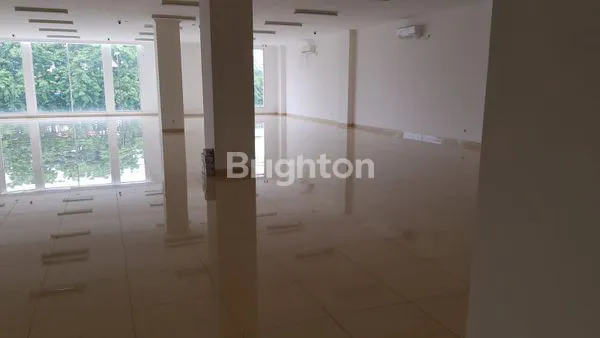 image COCOK UNTUK BANK, GEDUNG BAGUS TERAWAT DI RAYA JEMURSARI, SURABAYA (3)