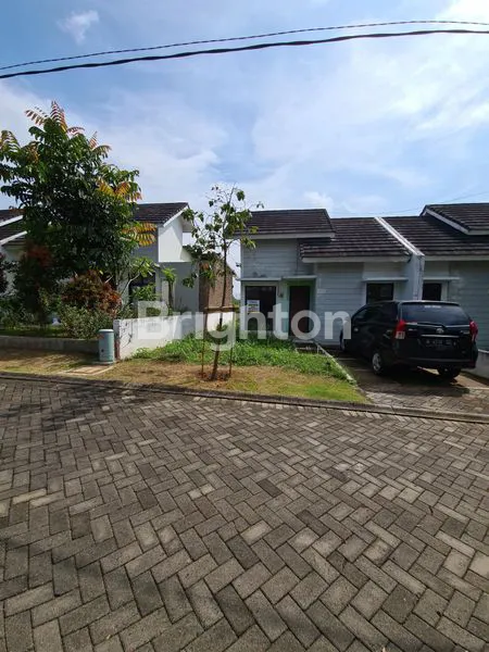 RUMAH CLUSTER BSB VILLAGE