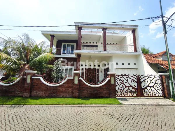 image BUKIT PALMA 2 LANTAI HOEK (1)