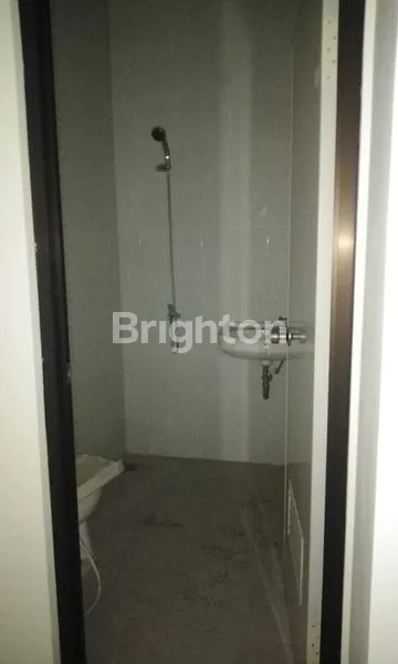 image RUKO PINGGIR JALAN PROTOKO, TENGAH KOTA, HANYA SELANGKAH DARI SEKOLAHAN  (5)