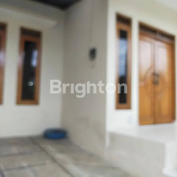 image RUMAH SEPERTI BARU  ADH DI RENOV ,DAN SDH TINGGI DR JLN  TINGGAL MASUK .ROW  JLN LEBAR ,  MOBIL BISA PAS2 AN , DI TGH PADAT  PENDUDUK  , LINGKUNGAN AMAN , 10 MNT  KE BANDARA A  YANI , 10 MNT KE PANTAI MARINA , DAN  TANJUNG MAS , 15 MNT KE STASIUN PONCOL   (8)