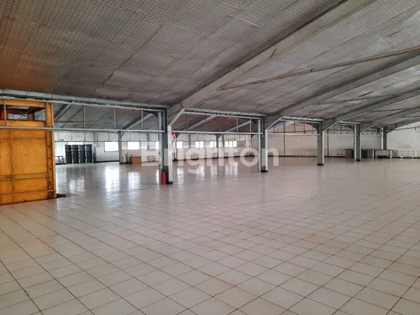 image GEDUNG LUAS LOKASI SANGAT STRATEGIS (8)