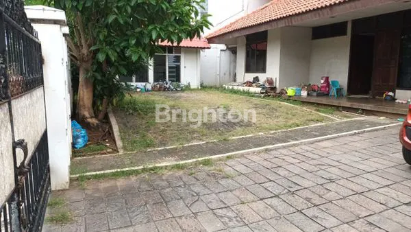 image RUMAH KARMEL BANGUNAN LAMA 1.5 LANTAI POSISI BADAN DAN BEBAS BANJIR (1)