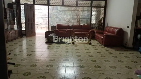 image RUMAH KARMEL BANGUNAN LAMA 1.5 LANTAI POSISI BADAN DAN BEBAS BANJIR (6)