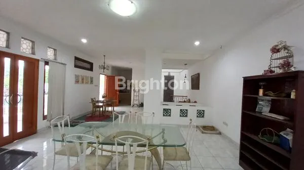 image RUMAH USAHA KH MAS MANSYUR JAKARTA PUSAT 3 LANTAI (4)