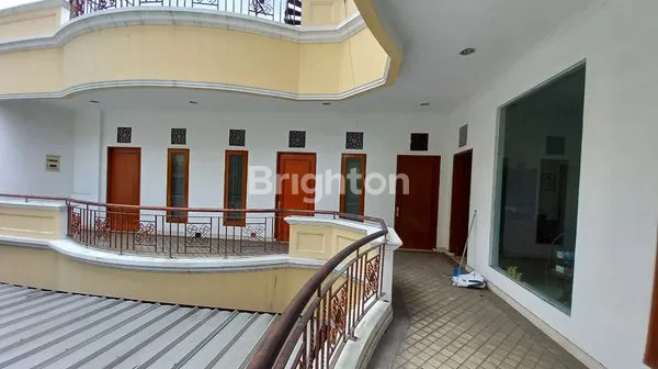 image RUMAH USAHA KH MAS MANSYUR JAKARTA PUSAT 3 LANTAI (10)