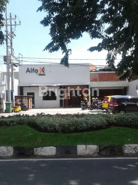 image BANGUNAN KOMERSIL TENGGILIS UBAYA (1)