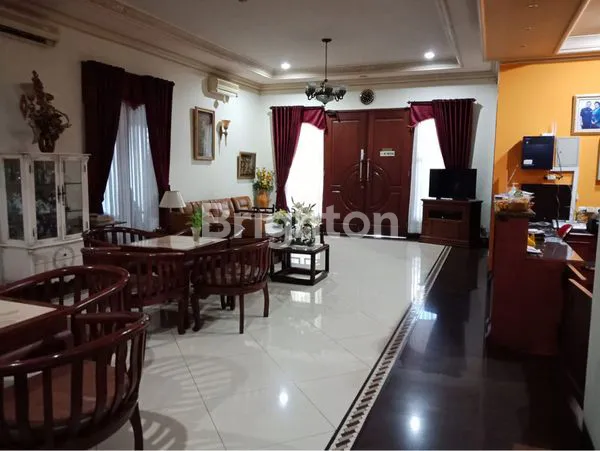 image RUMAH 2 LT DI RAYA KERTAJAYA INDAH KOMERSIAL AREA SURABAYA TIMUR (8)