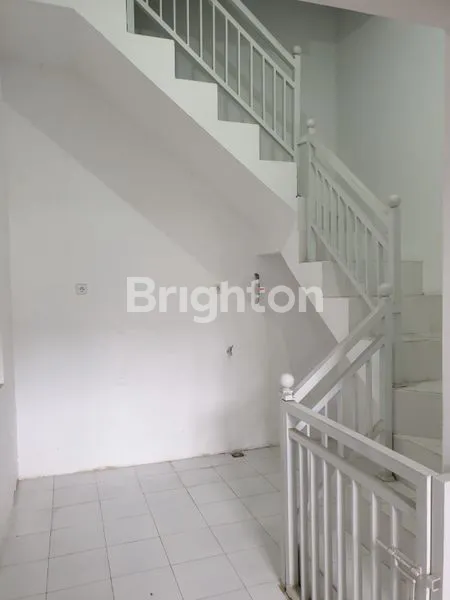 image RUMAH 1.5 LT DI TAMAN WISATA REGENCY GRESIK (5)