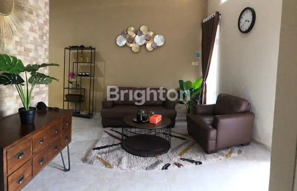 image RUMAH 2 LANTAI CANTIK + FURNISH TERAWAT SIAP HUNI (1)