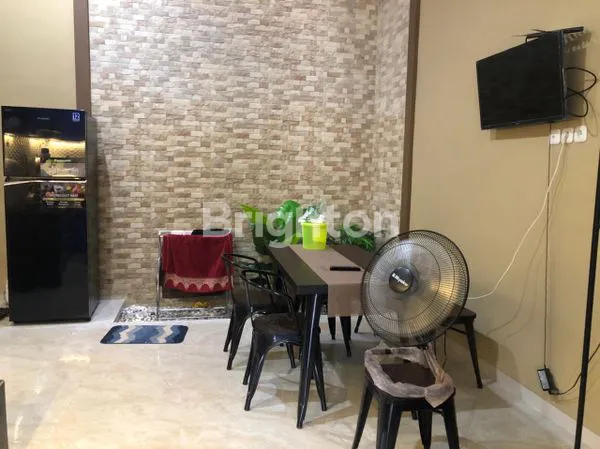 image RUMAH 2 LANTAI CANTIK + FURNISH TERAWAT SIAP HUNI (2)