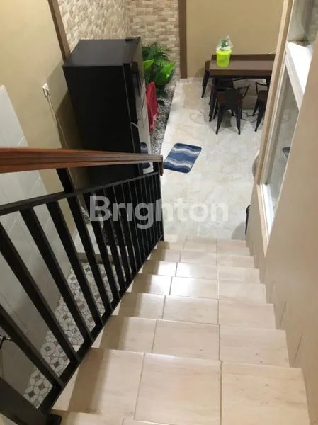 image RUMAH 2 LANTAI CANTIK + FURNISH TERAWAT SIAP HUNI (3)
