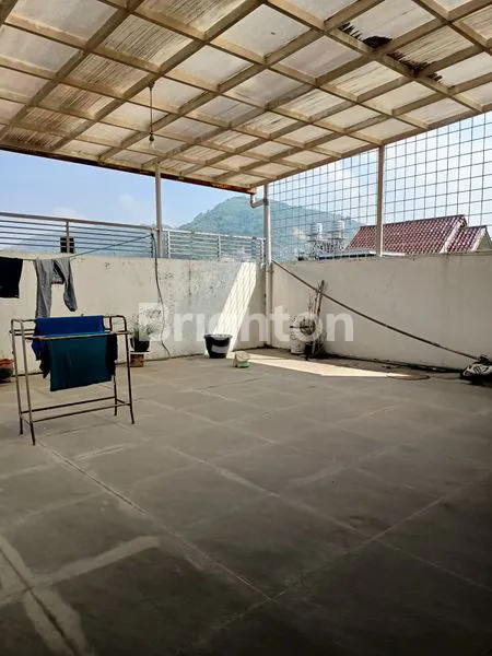 image HARGA GLOSOR 3 LANTAI RUMAH KANTOR SIAP HUNI (6)