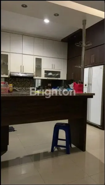 image RUMAH MEWAH FURNISHED 2 LANTAI SIAP HUNI (13)