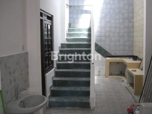 image SUTOREJO DUA LANTAI LOKASI BAGUS, LINGKUNGAN ASRI DKT TAMAN (2)