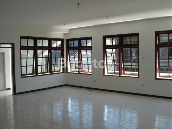 image SUTOREJO DUA LANTAI LOKASI BAGUS, LINGKUNGAN ASRI DKT TAMAN (3)