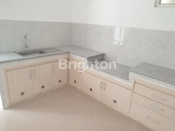 image RUMAH MINIMALIS 2 LANTAI SIAP HUNI (6)